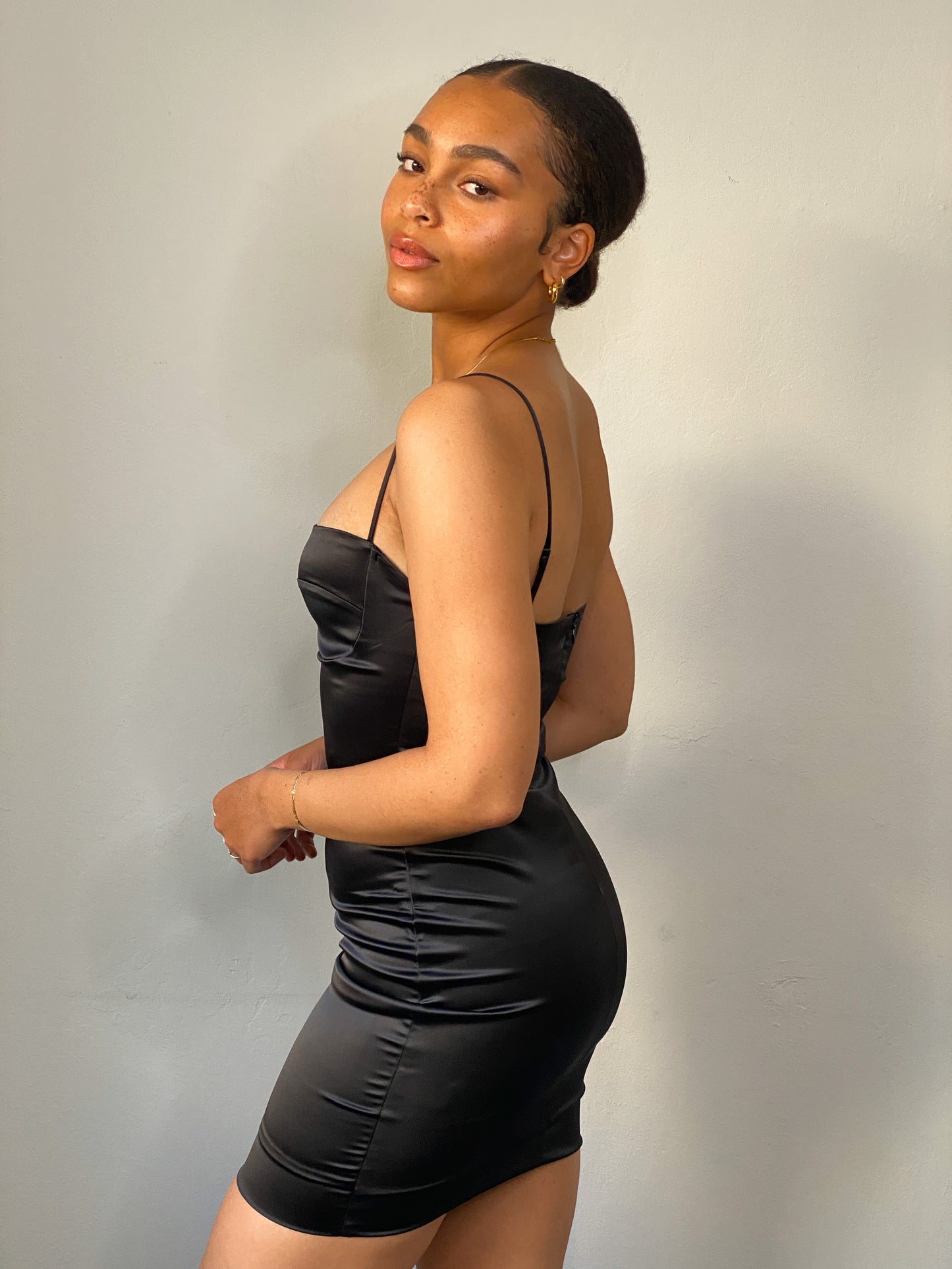 LORI SATIN MINI DRESS - Samunsboutique