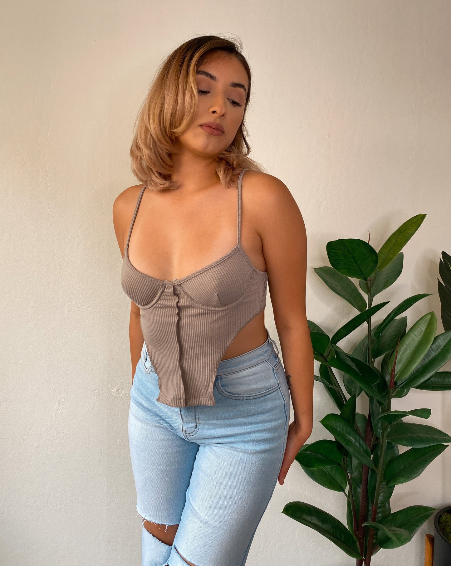 HIDDEN HILLS RIB ANGEL FRONT CROP TOP - Samunsboutique