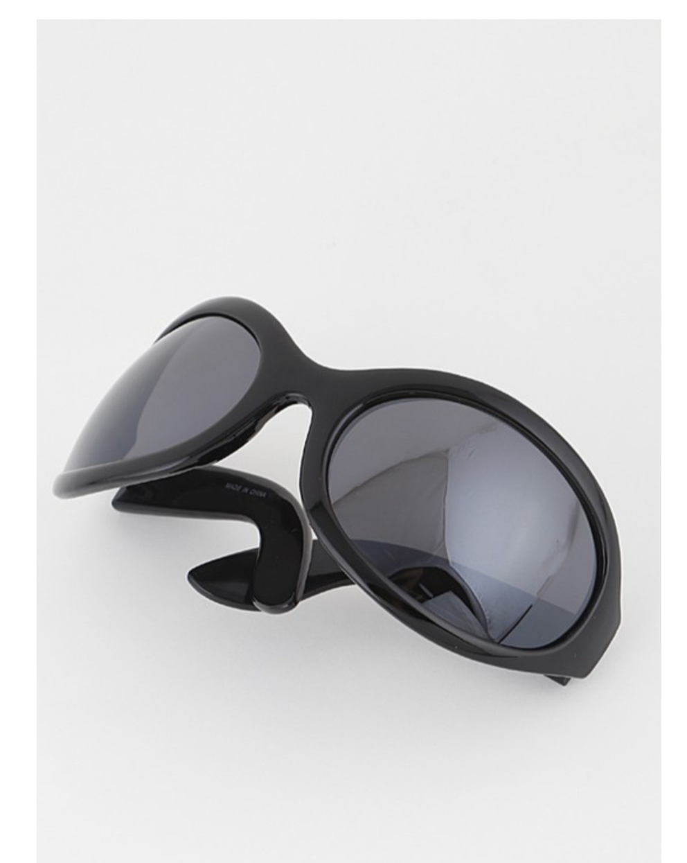 Black Ultra Curved Round Sunglasses