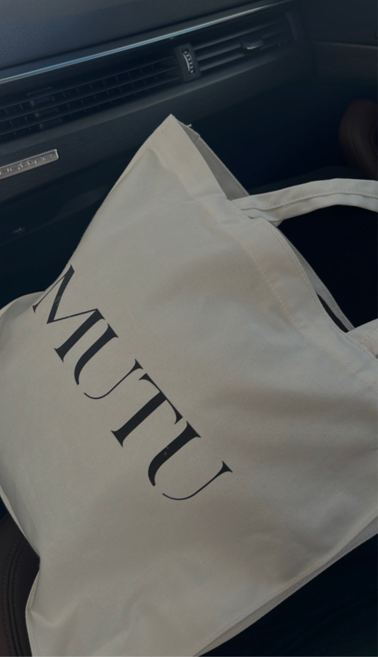 MUTU Tote