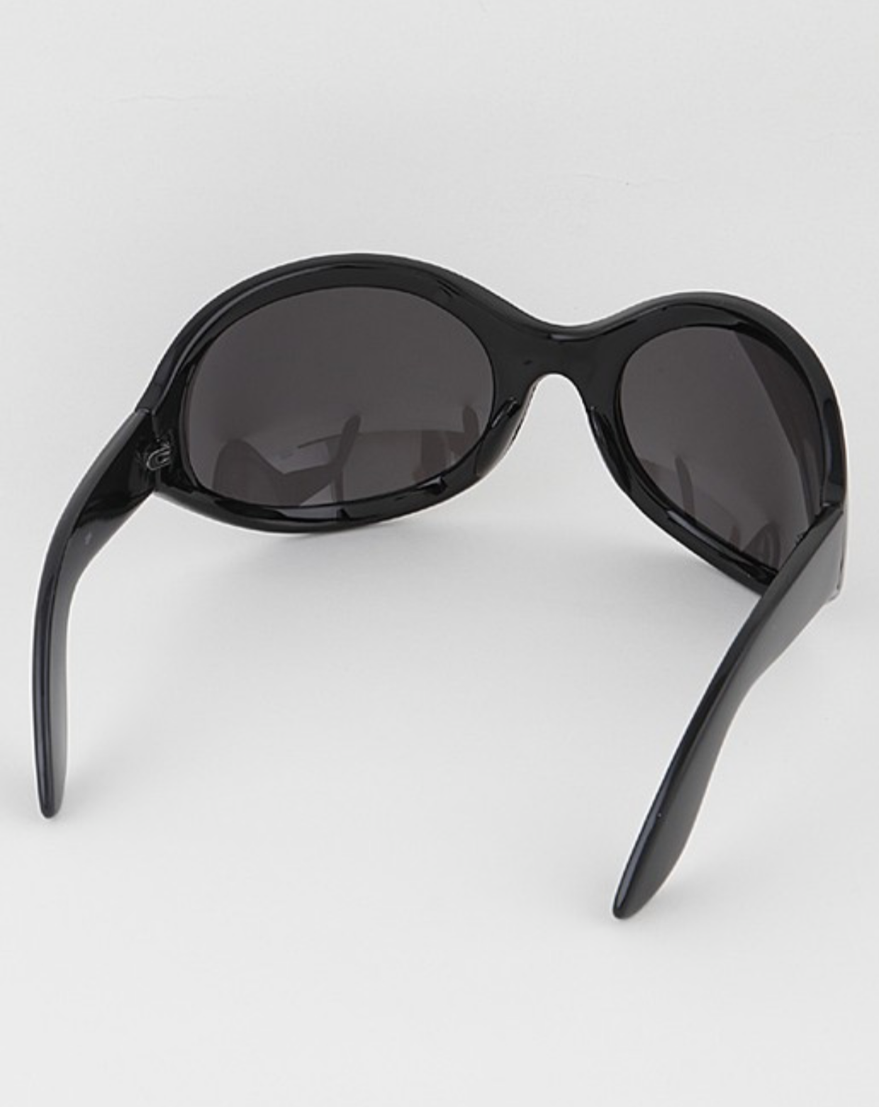 Black Ultra Curved Round Sunglasses