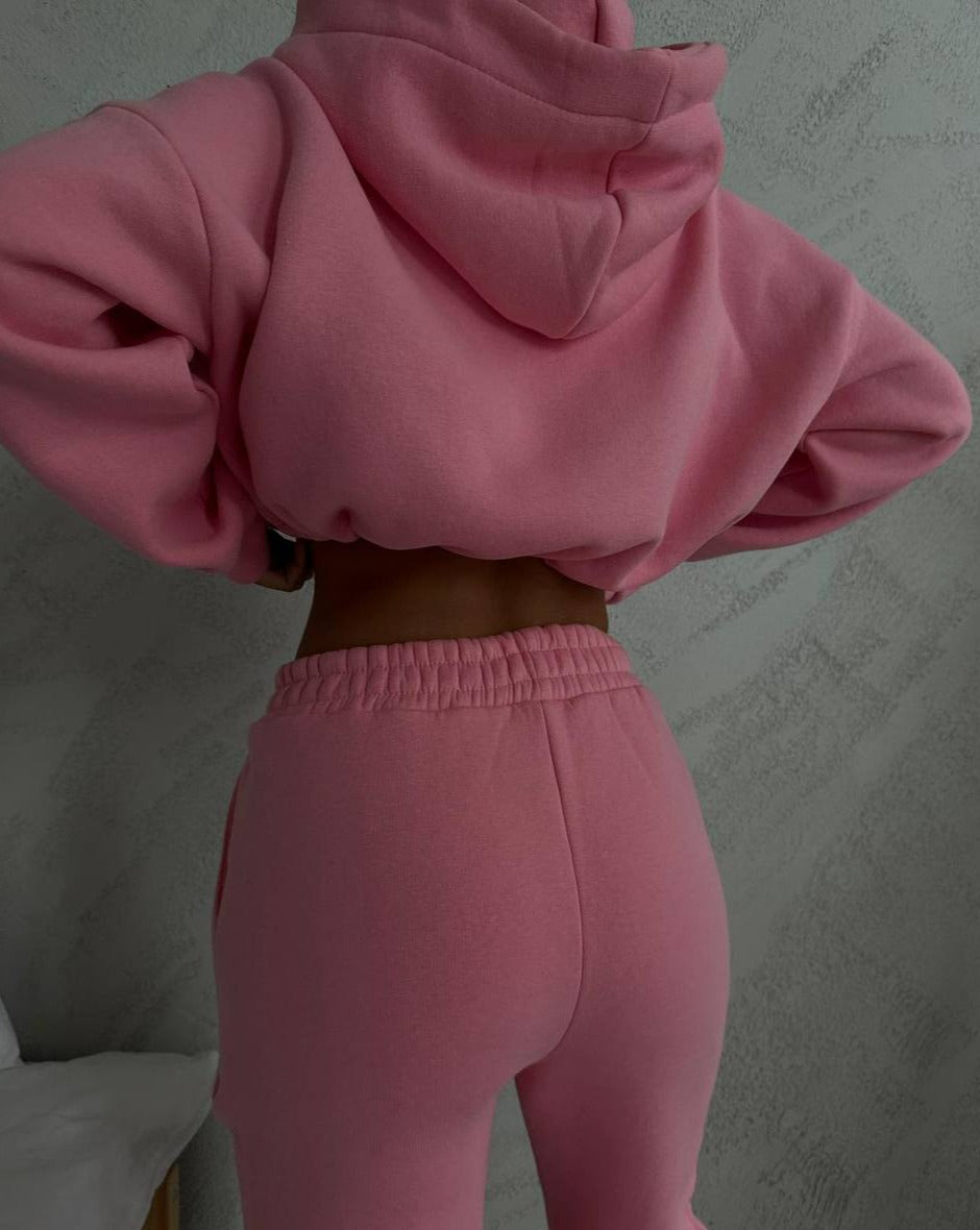Stay comfortable and stylish with the Yuri Pink Sweat Set. Made of soft, breathable 100% cotton with an oversized hoodie and relaxed, straight leg sweatpants.