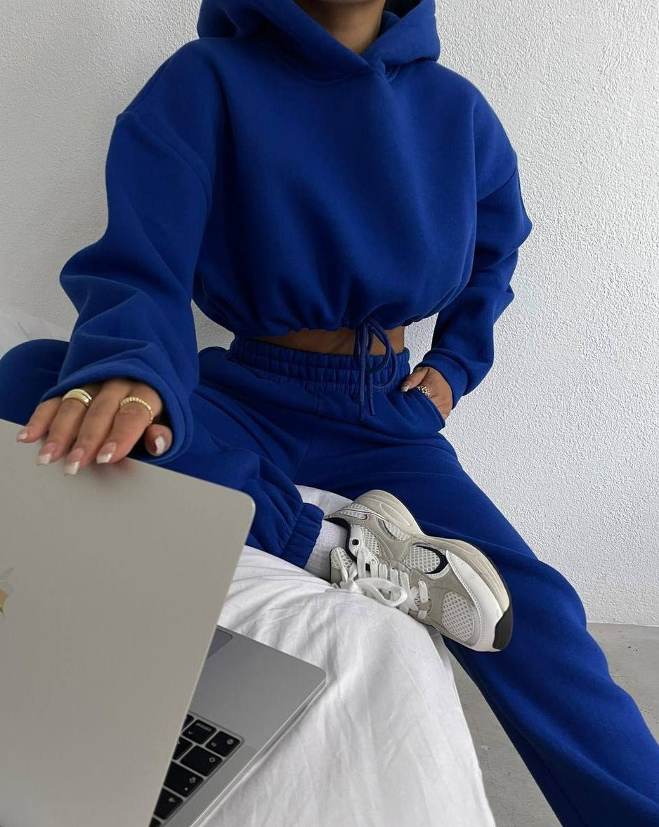 Effortless-cool-Yuri-royal-blue-hoodie-and-sweatpants-set-for-casual-days