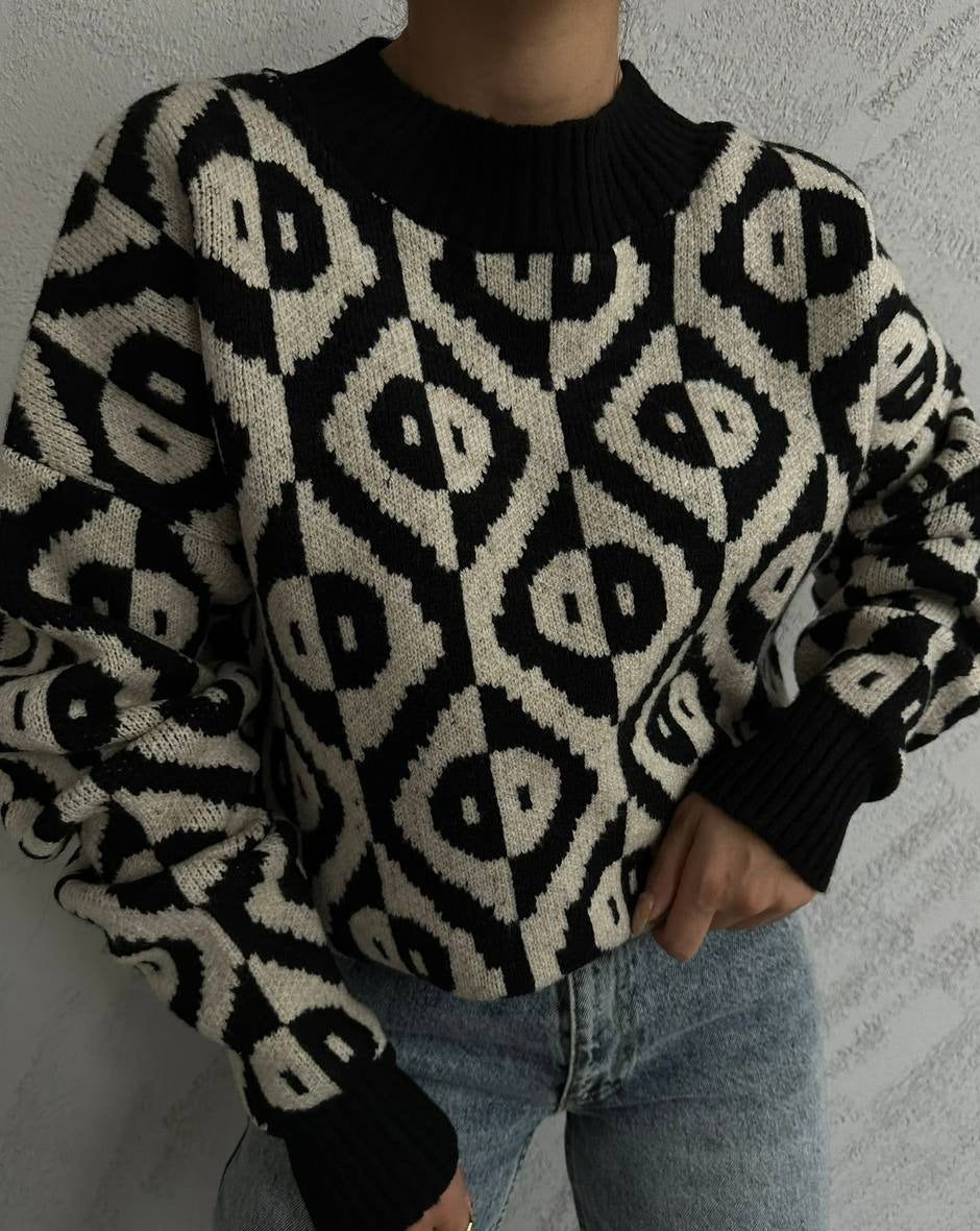 Freya-Oversized-Black-White-Printed-Sweater-cozy-winter-style